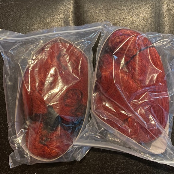 2 Apple Red 20” ponytails in Apple Red - Picture 2 of 2